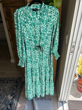 me & em green dress Stine Green Midi Dress main image 1